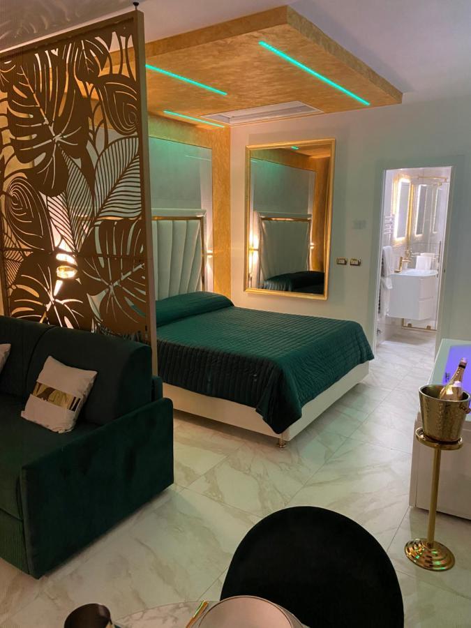 Fashion Apartment Gold Bologna With Jacuzzi & Car Garage Екстер'єр фото