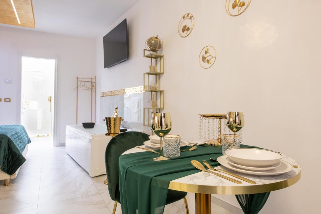 Fashion Apartment Gold Bologna With Jacuzzi & Car Garage Екстер'єр фото
