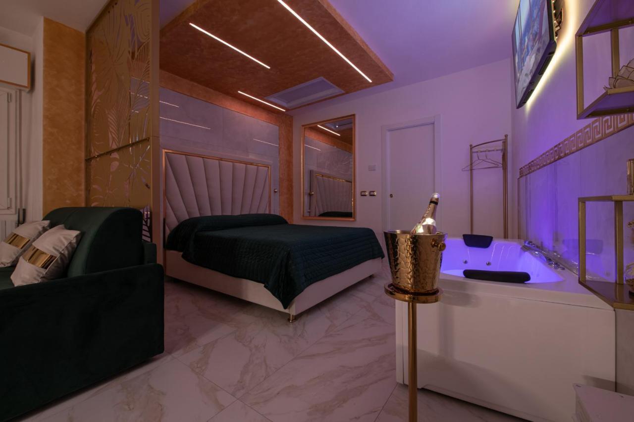 Fashion Apartment Gold Bologna With Jacuzzi & Car Garage Екстер'єр фото