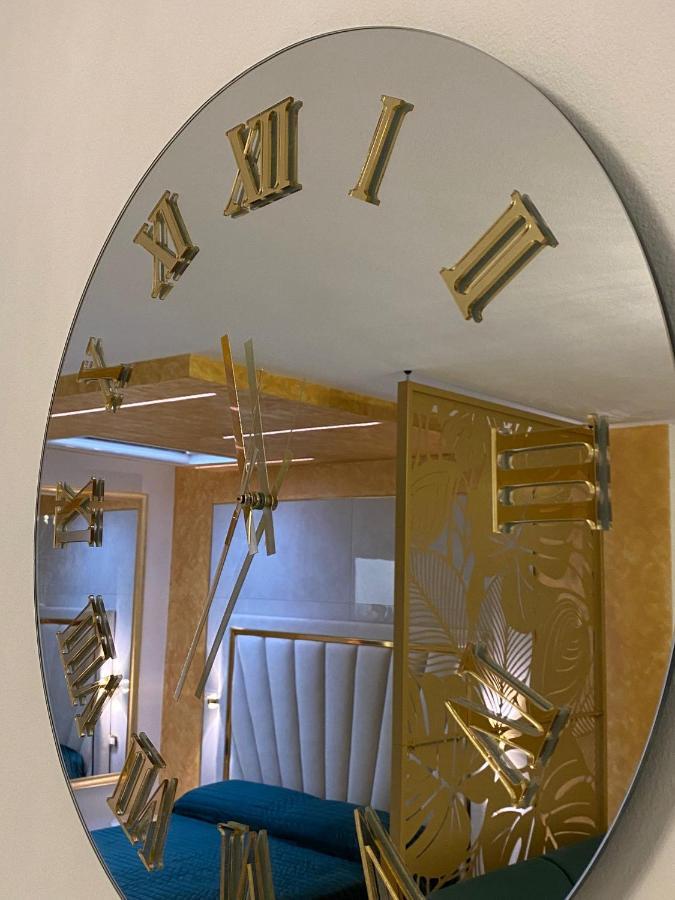 Fashion Apartment Gold Bologna With Jacuzzi & Car Garage Екстер'єр фото