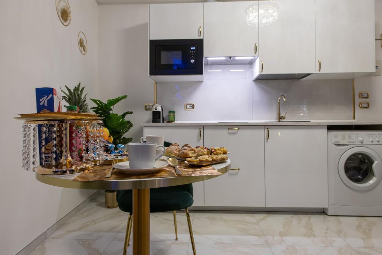 Fashion Apartment Gold Bologna With Jacuzzi & Car Garage Екстер'єр фото