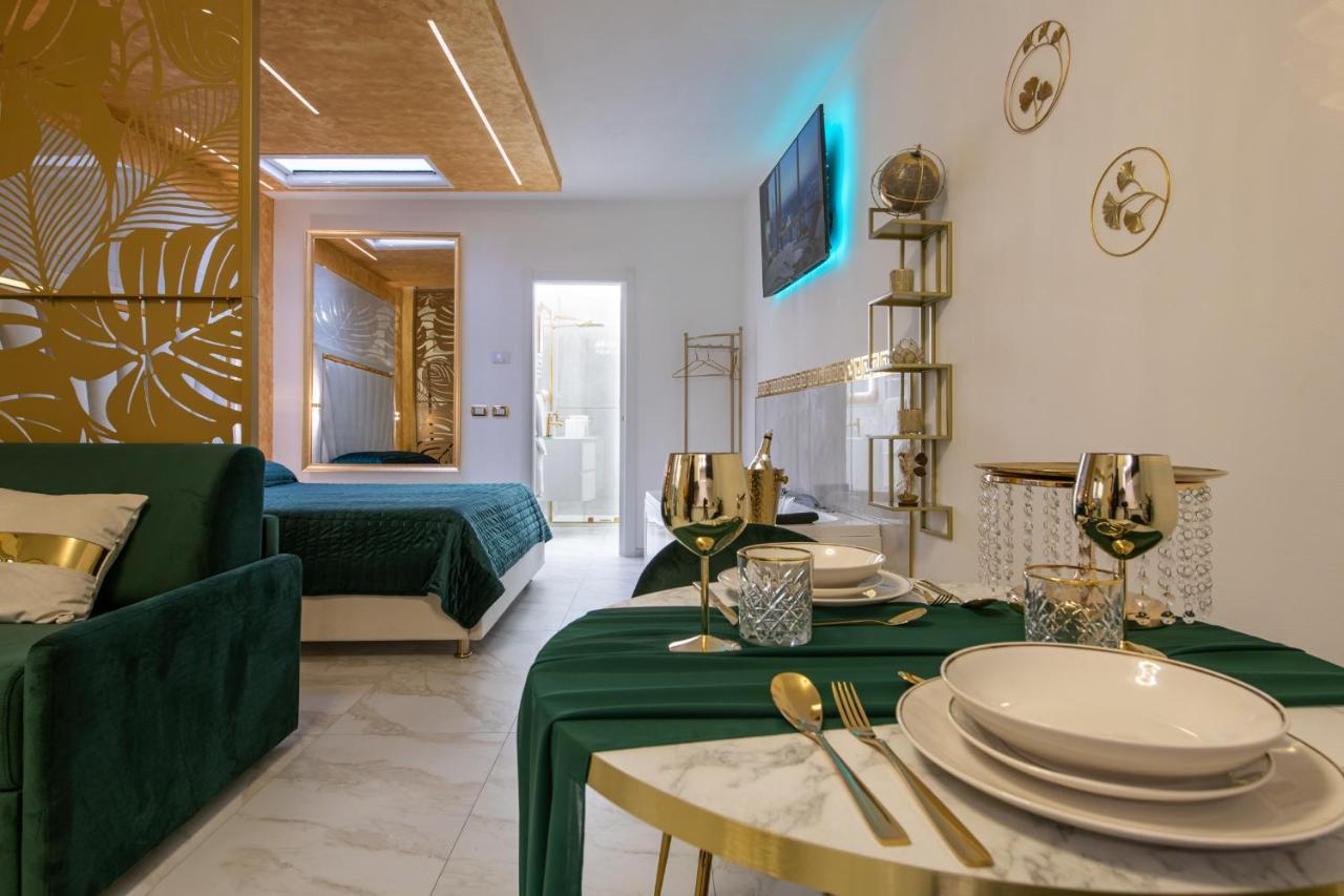 Fashion Apartment Gold Bologna With Jacuzzi & Car Garage Екстер'єр фото