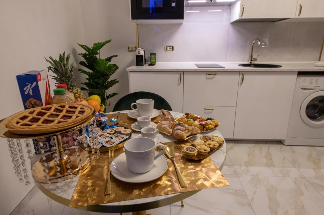 Fashion Apartment Gold Bologna With Jacuzzi & Car Garage Екстер'єр фото
