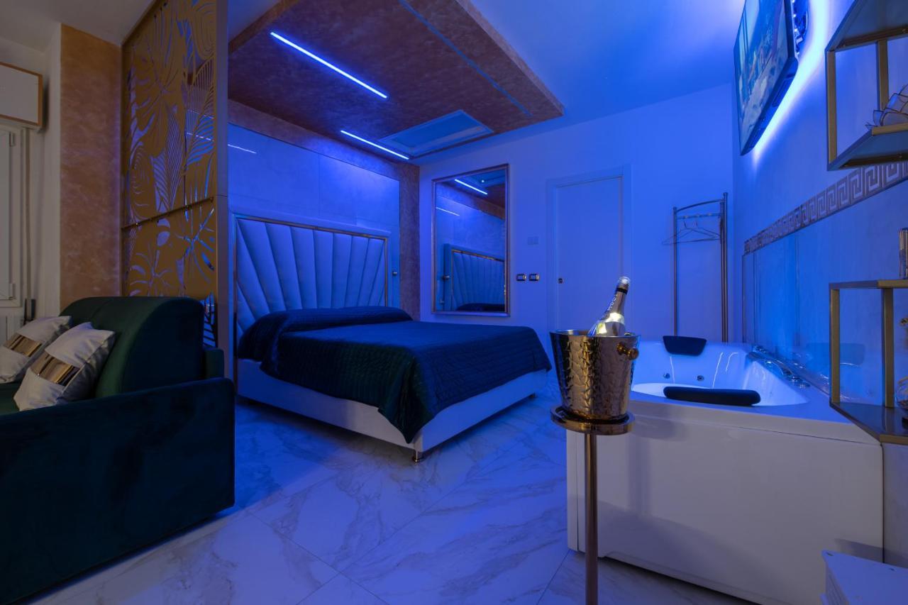 Fashion Apartment Gold Bologna With Jacuzzi & Car Garage Екстер'єр фото