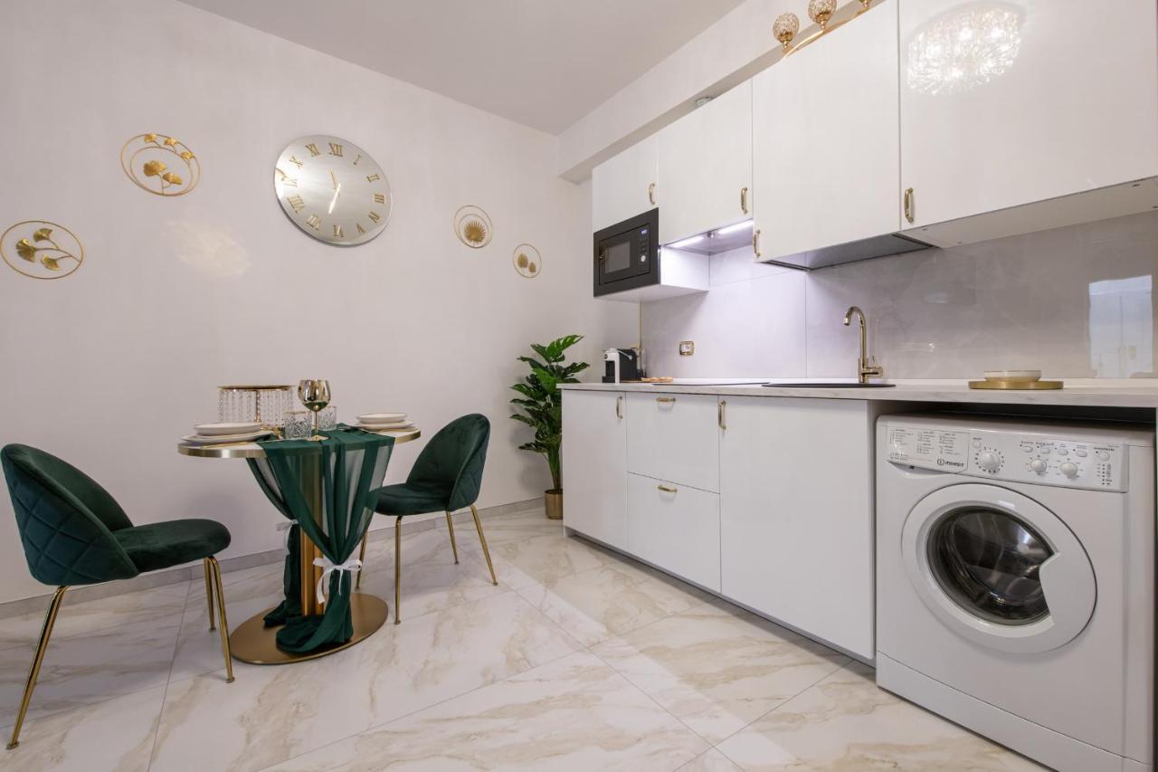 Fashion Apartment Gold Bologna With Jacuzzi & Car Garage Екстер'єр фото
