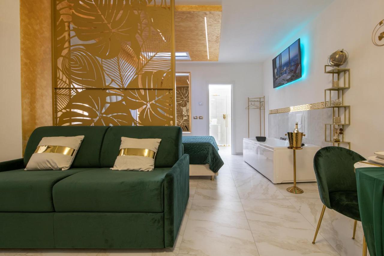 Fashion Apartment Gold Bologna With Jacuzzi & Car Garage Екстер'єр фото