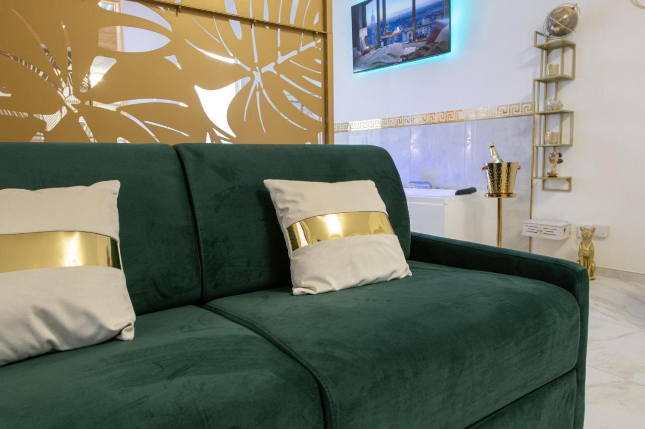 Fashion Apartment Gold Bologna With Jacuzzi & Car Garage Екстер'єр фото