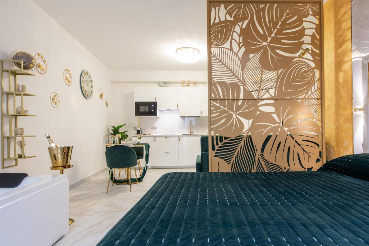 Fashion Apartment Gold Bologna With Jacuzzi & Car Garage Екстер'єр фото