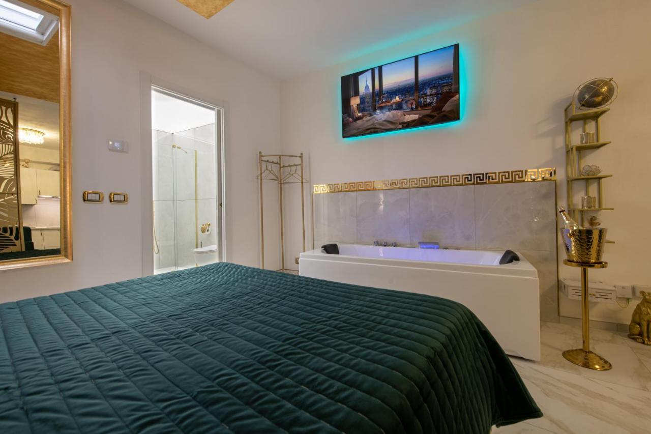 Fashion Apartment Gold Bologna With Jacuzzi & Car Garage Екстер'єр фото