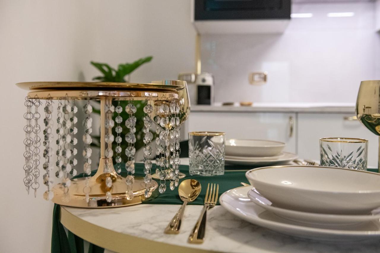 Fashion Apartment Gold Bologna With Jacuzzi & Car Garage Екстер'єр фото