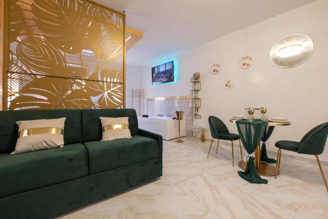 Fashion Apartment Gold Bologna With Jacuzzi & Car Garage Екстер'єр фото