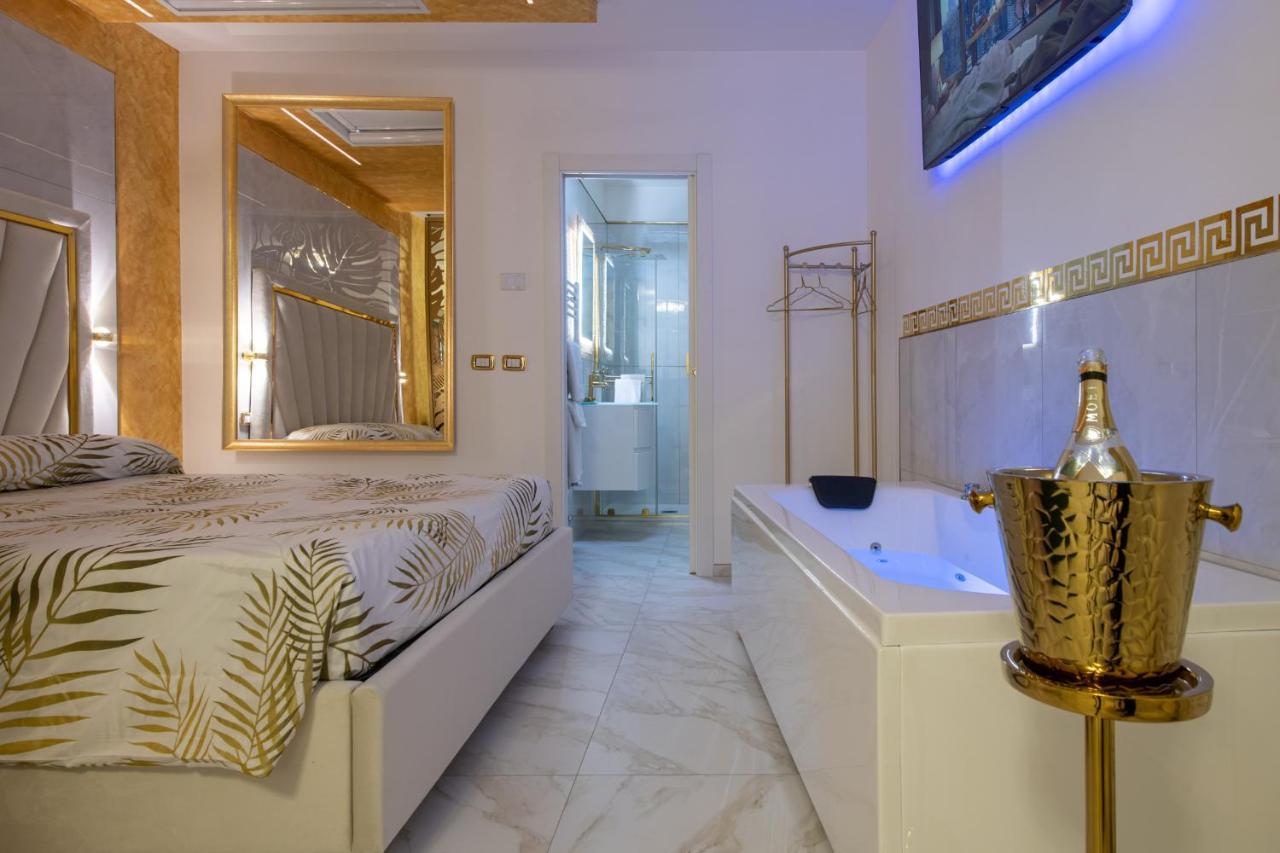 Fashion Apartment Gold Bologna With Jacuzzi & Car Garage Екстер'єр фото