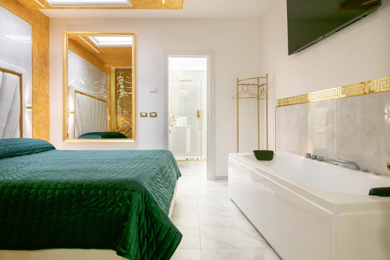 Fashion Apartment Gold Bologna With Jacuzzi & Car Garage Екстер'єр фото