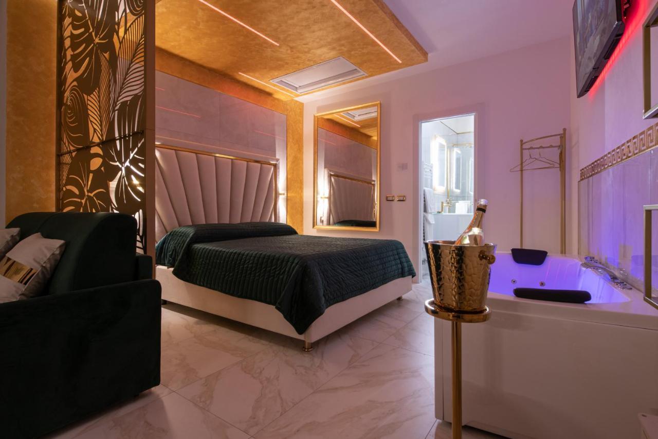 Fashion Apartment Gold Bologna With Jacuzzi & Car Garage Екстер'єр фото
