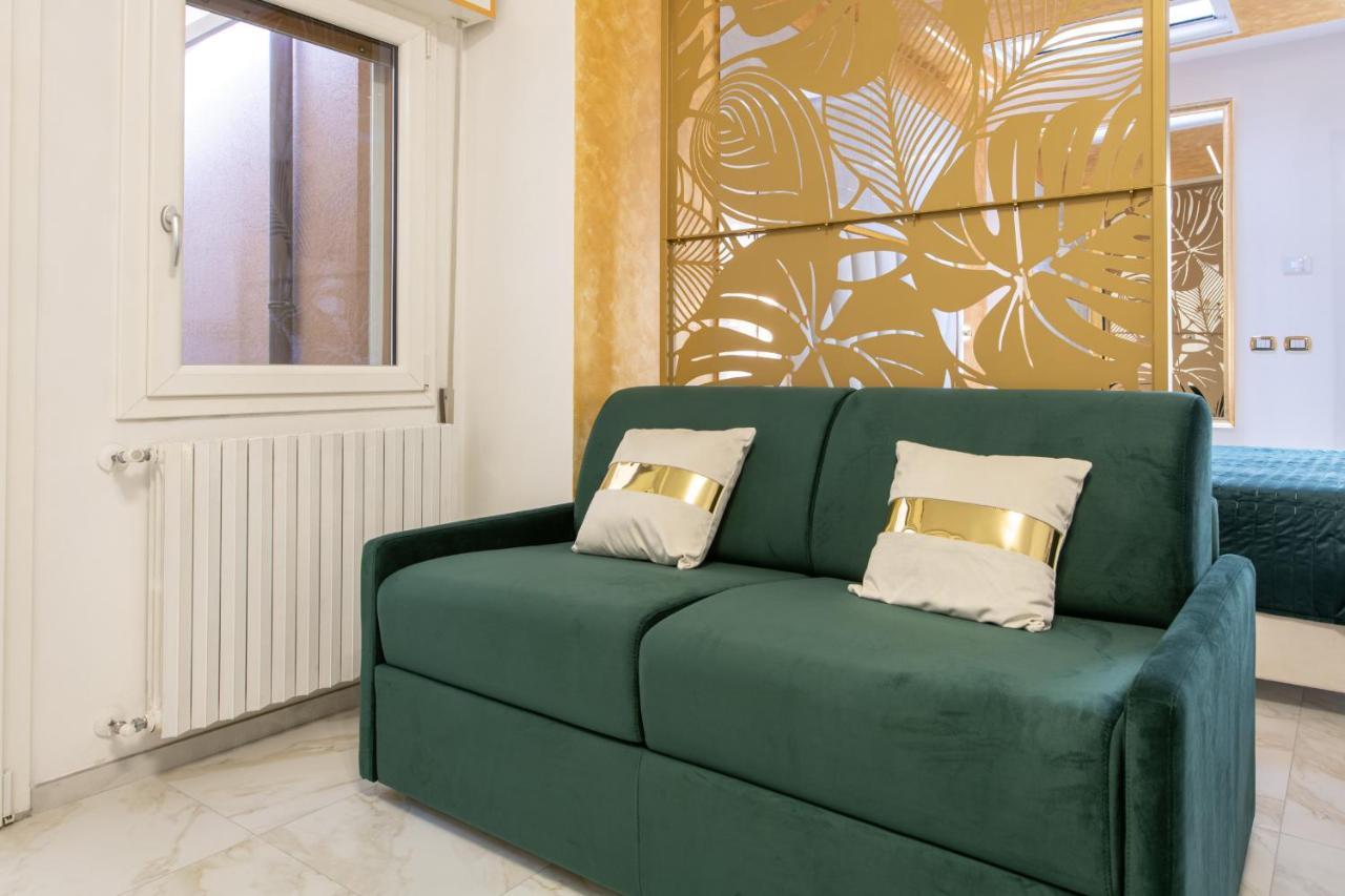 Fashion Apartment Gold Bologna With Jacuzzi & Car Garage Екстер'єр фото